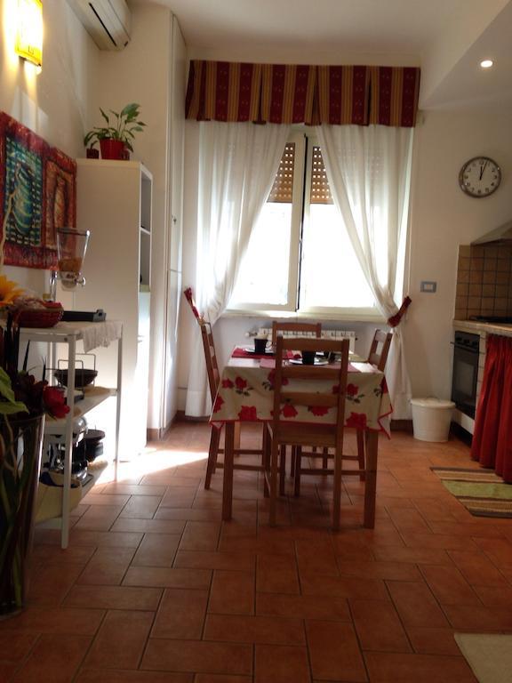 Casa Degli Ubaldi Bed and Breakfast Rome Buitenkant foto